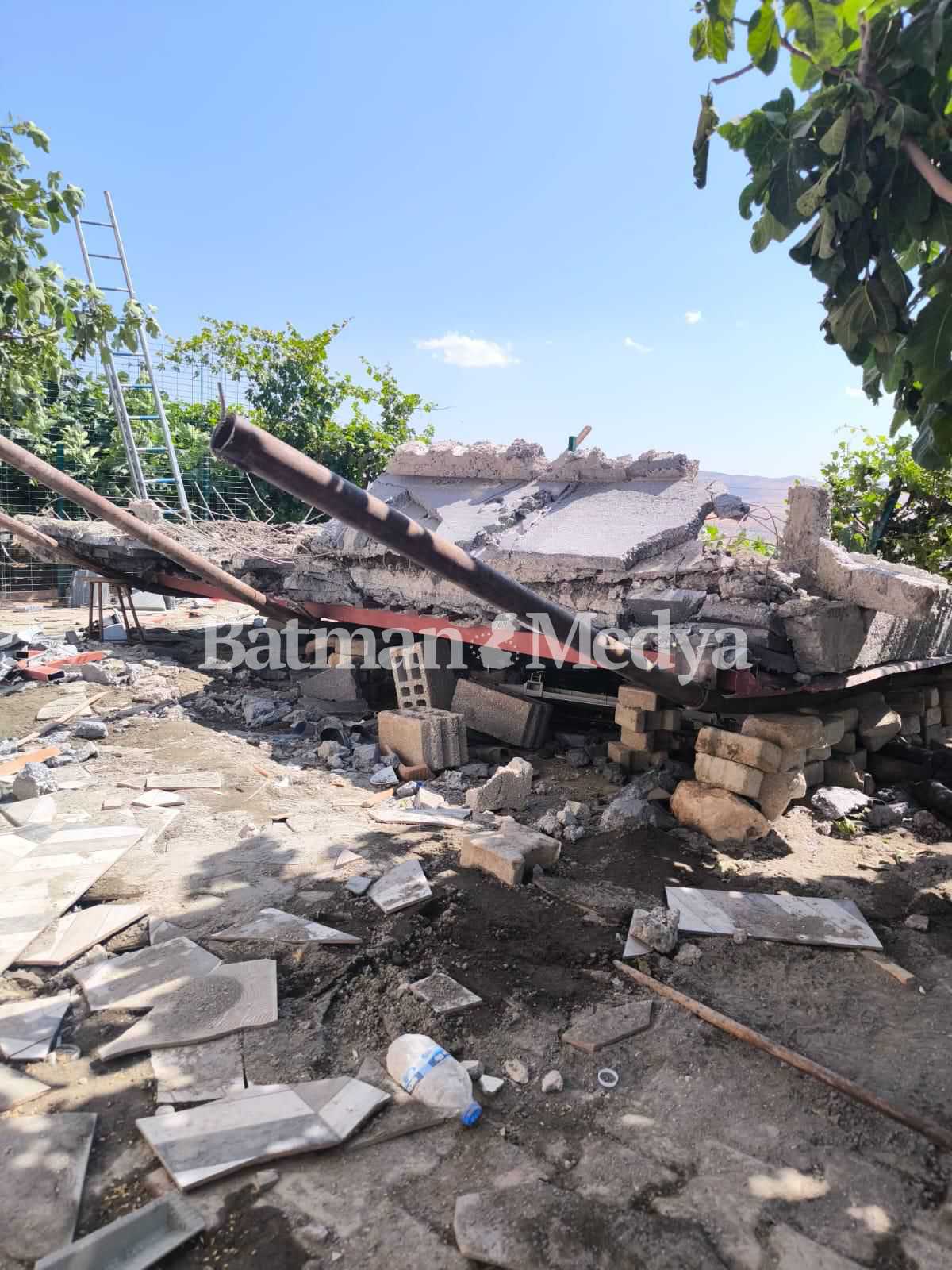BALKON FACİASI: 3 ÖLÜ, 6 YARALI