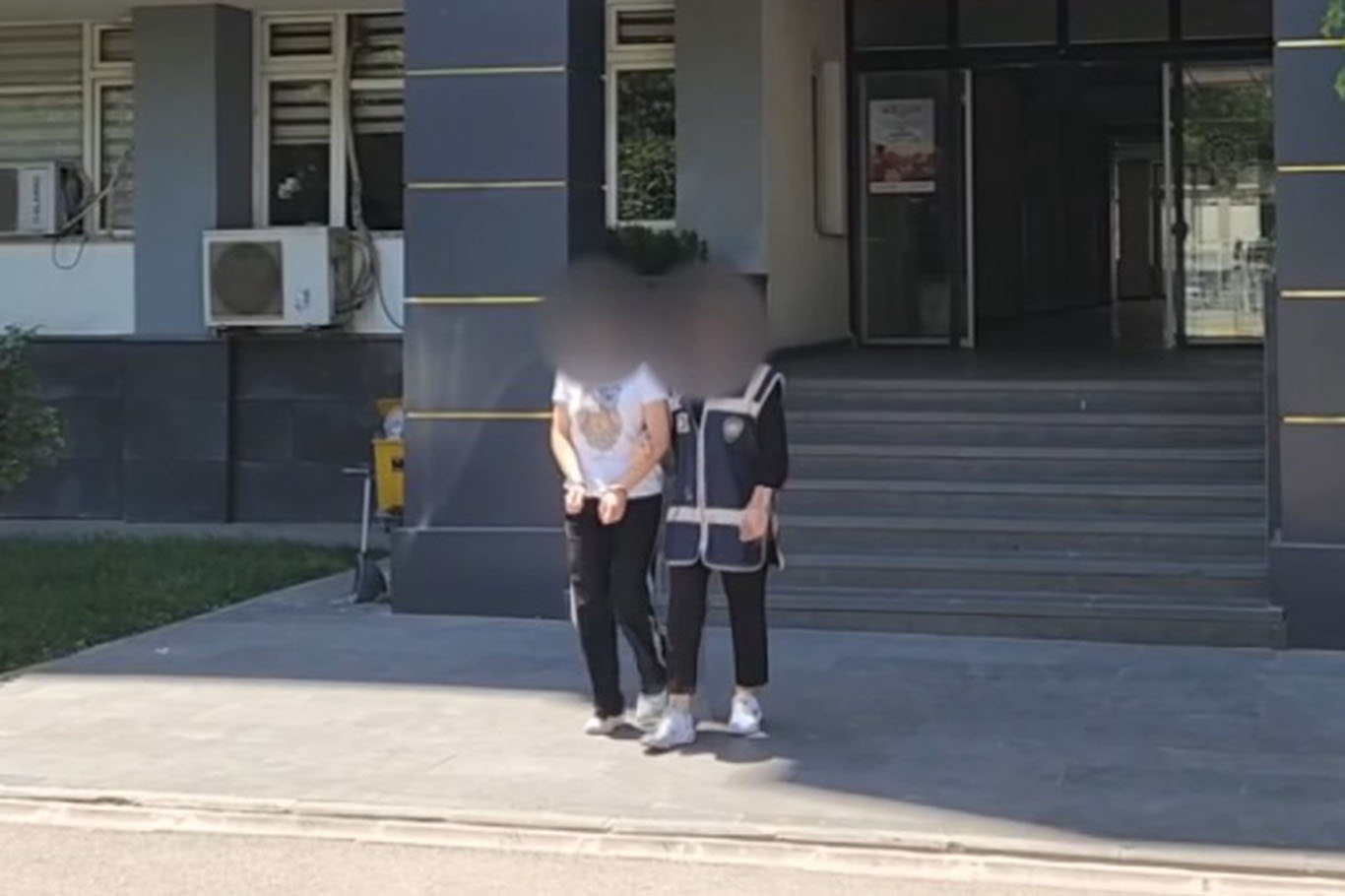Kadın yolcu 3 kilogram esrar ile yakalandı