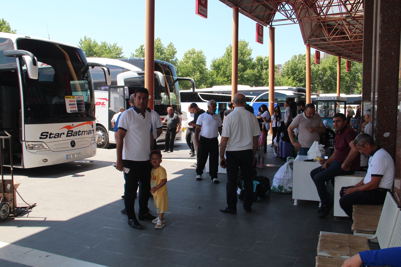 Otogarlarda bayram yoğunluğu