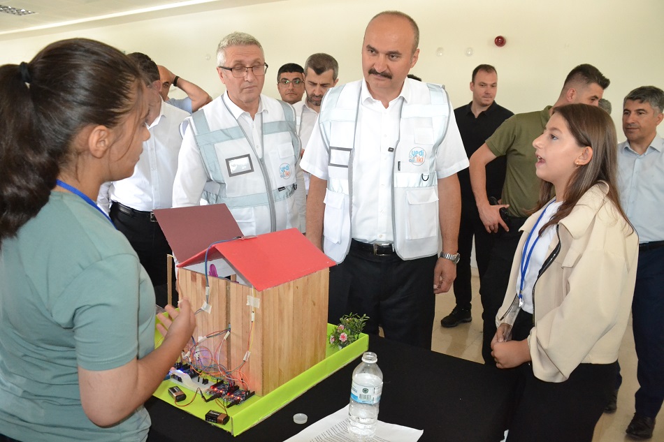 “Teknolojide Türkiye’nin öncüsüyüz”