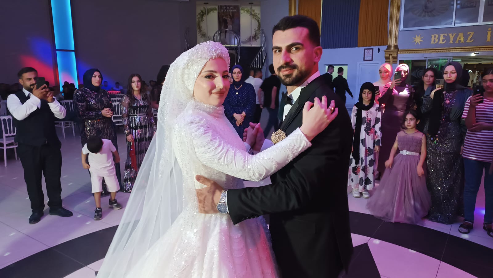 Tunç ve Sevim ailelerinin mutlu günü