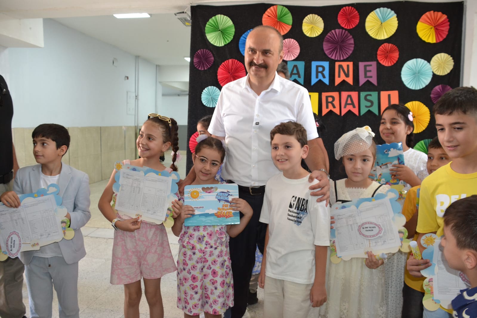 172 Bin öğrenci karne aldı