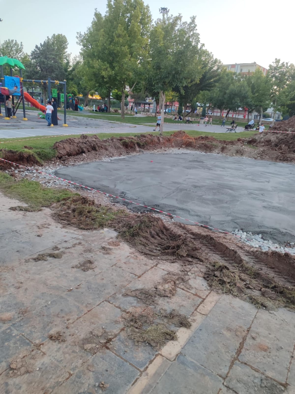 “Yeşil alanlar rant uğruna yok ediliyor”