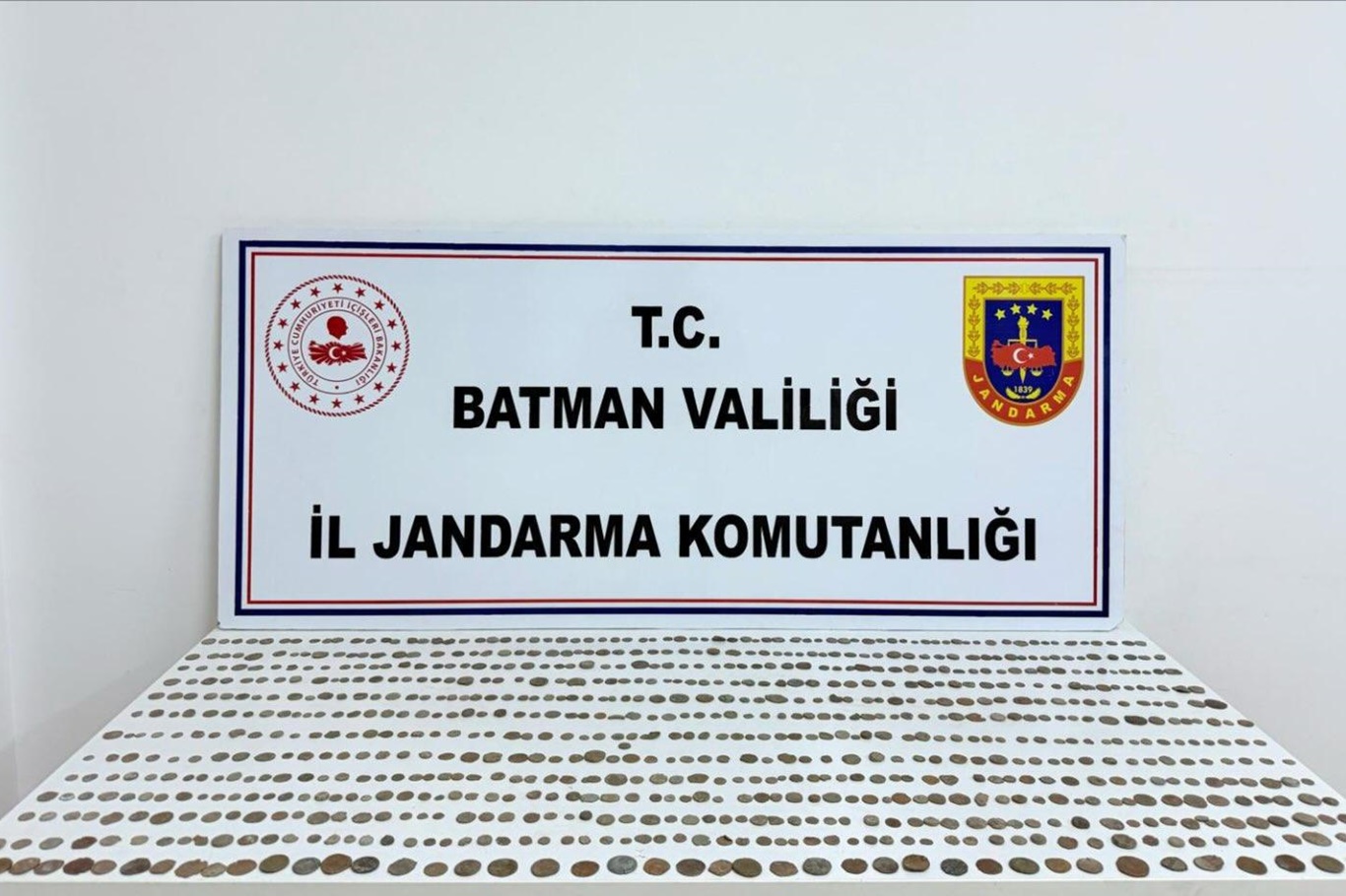 1.245 Bronz sikke ele geçirildi