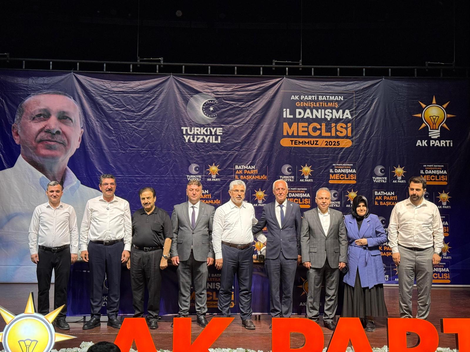 AK Partililerden ‘çözüm’ mesajı