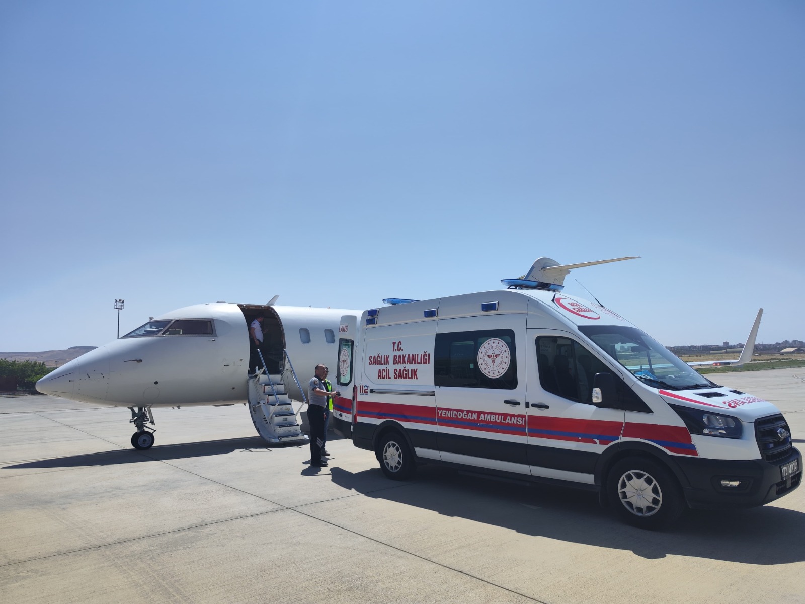 Ambulans uçak bebek için havalandı