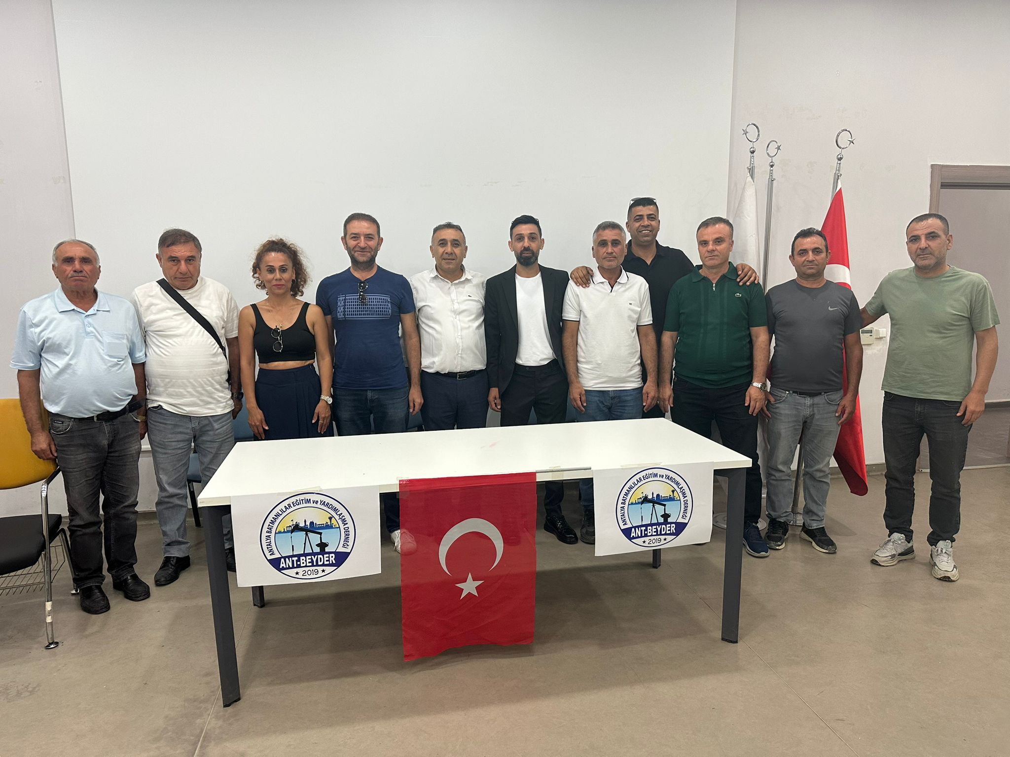 Antalya’daki Batmanlılar yeni yönetimini belirledi