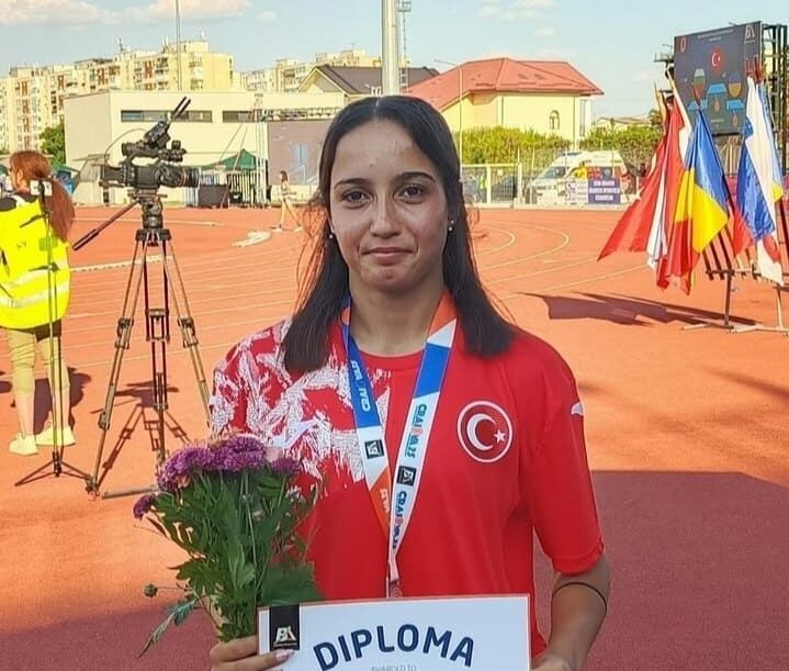 Balkanlarda gümüş madalya kazandı