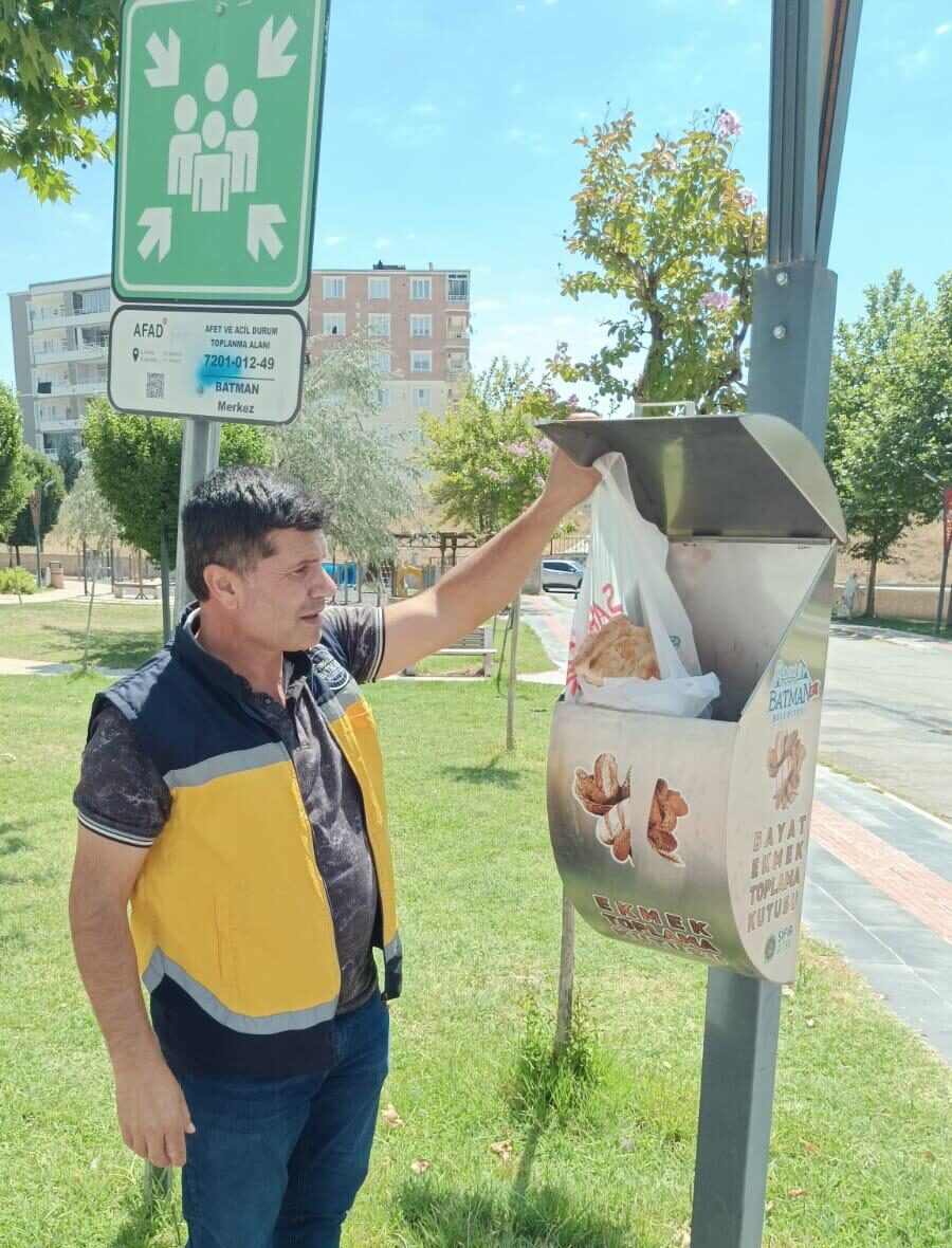 Bayat ekmekler can dostlara gidiyor