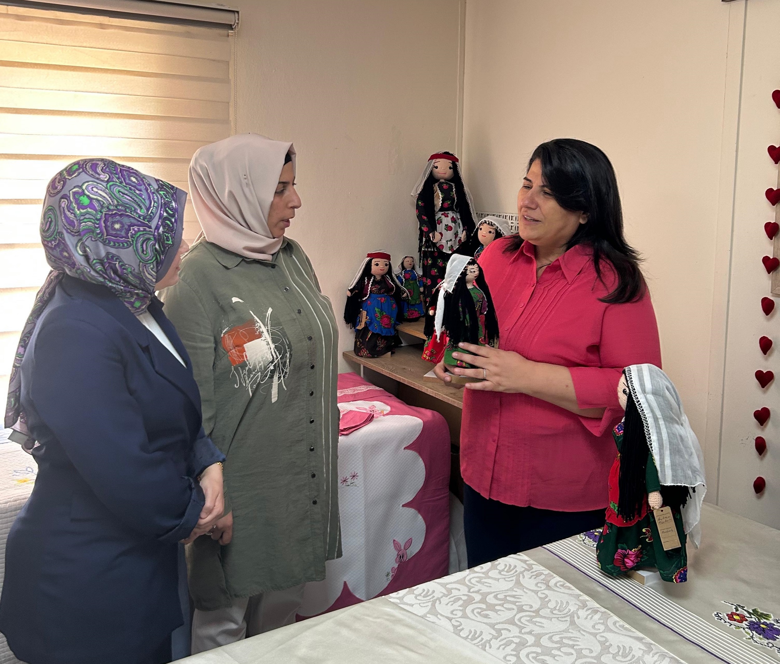 ÇATOM’da kadın projelerini inceledi