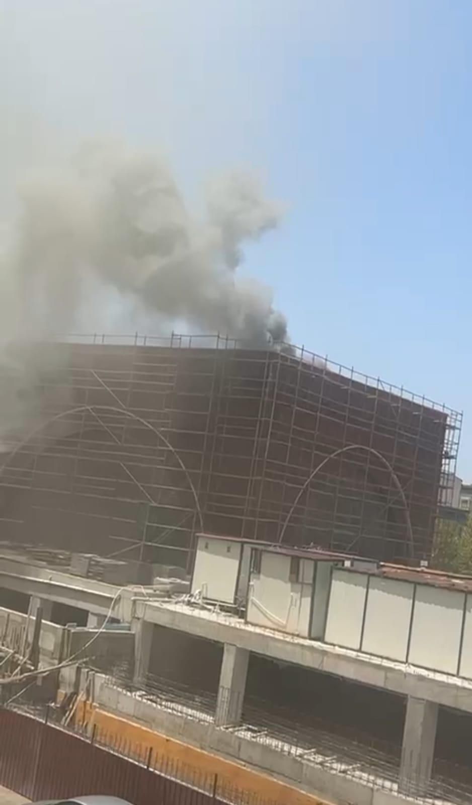 Cami inşaatında yangın paniği