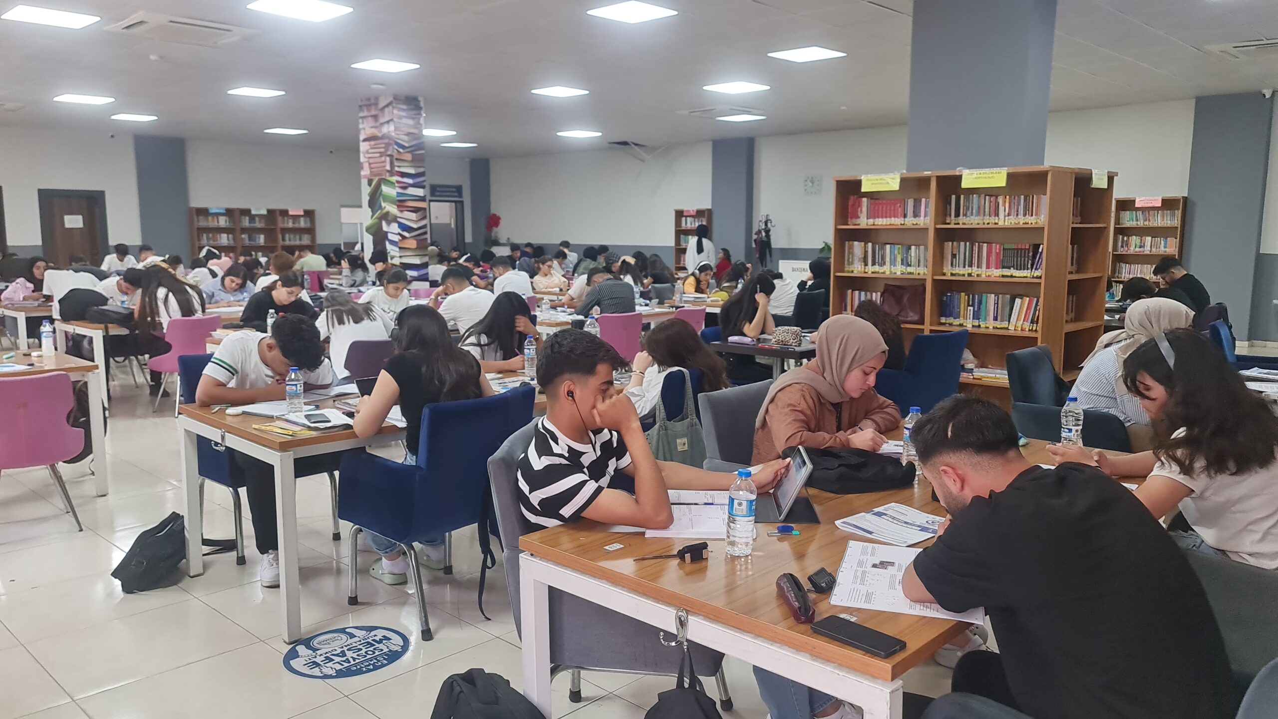 Kütüphaneler hizmet saatlerini değiştirdi