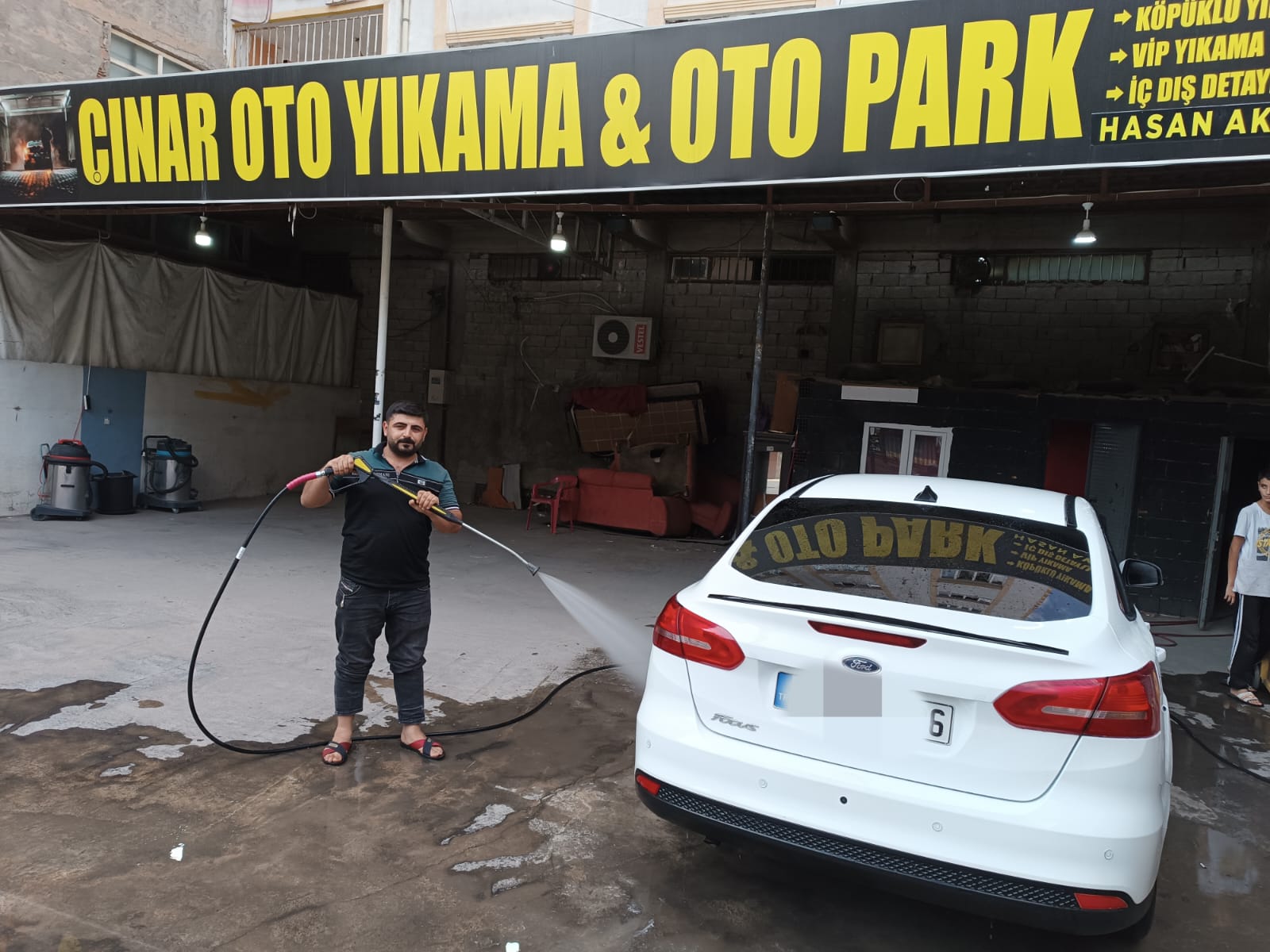 Oto yıkamada fark yaratıyorlar