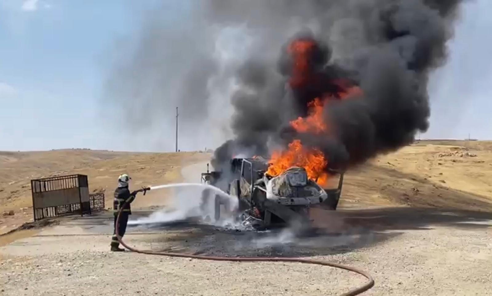 Petrol sahasında vinç alev alev yandı