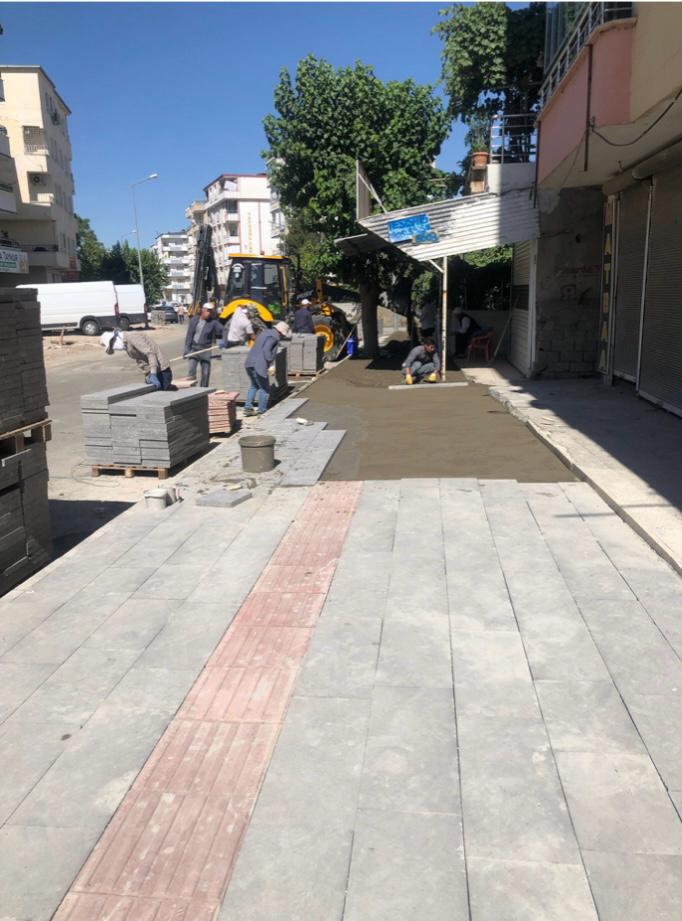 Sevdi caddesinde kaldırımlar yenileniyor