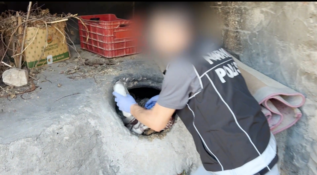 Tandırda uyuşturucu ele geçirildi