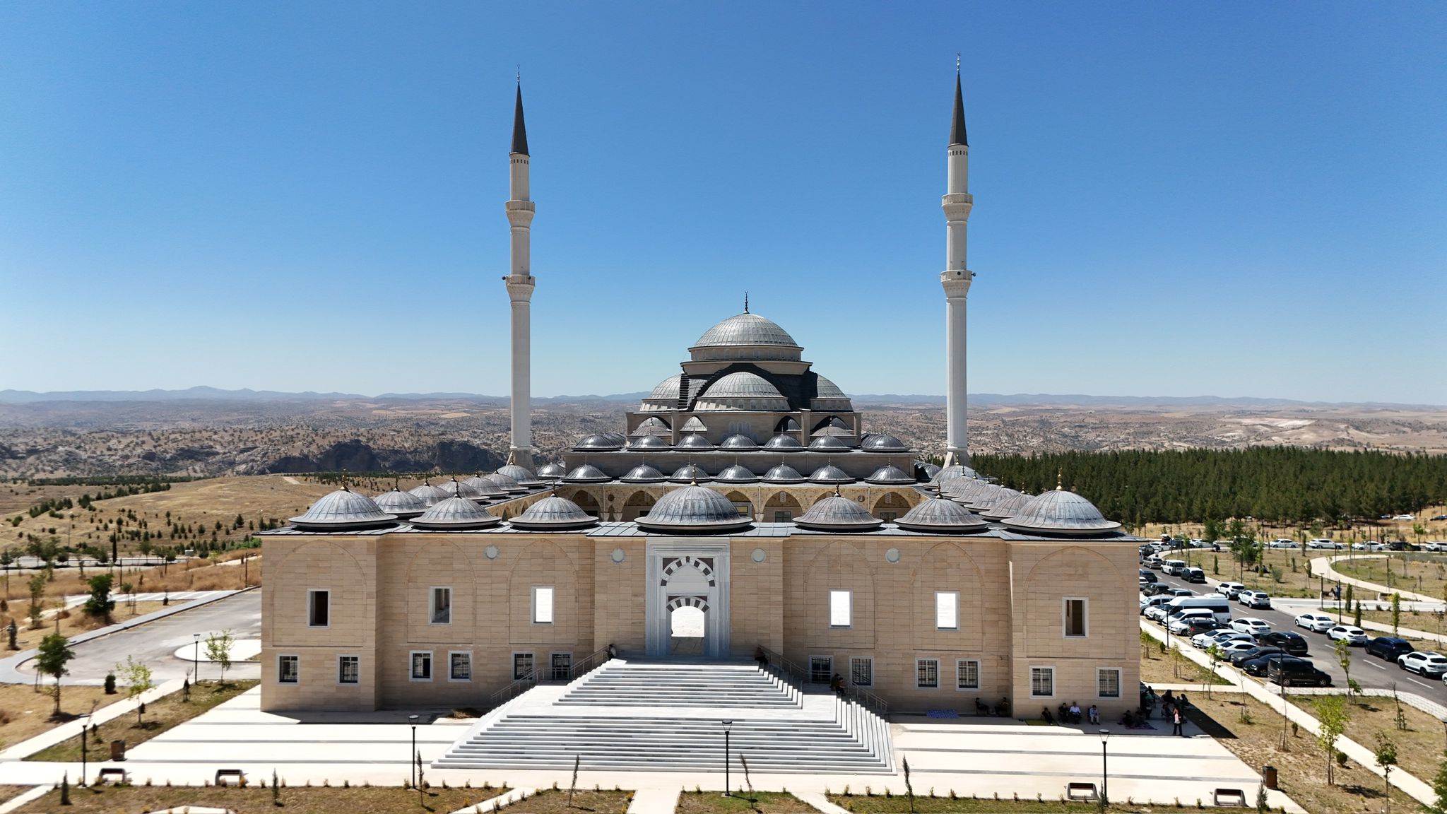 Üniversite camii açılış için gün sayıyor