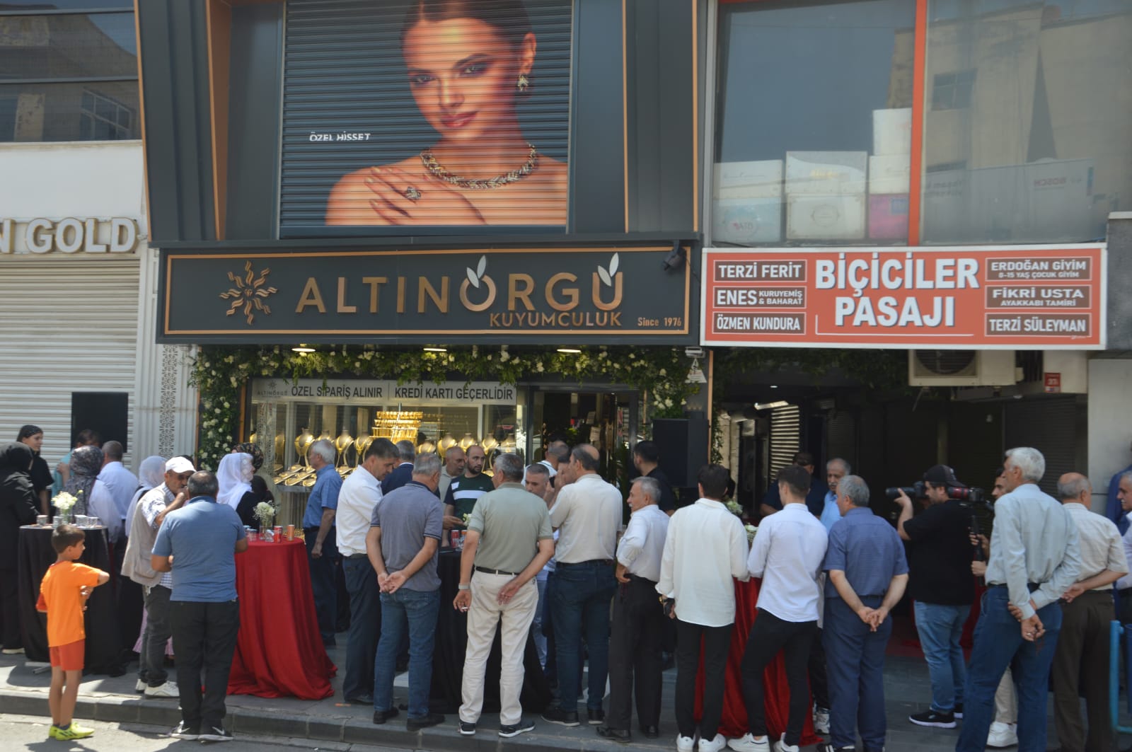Altınörgü Kuyumcusu hizmete açıldı