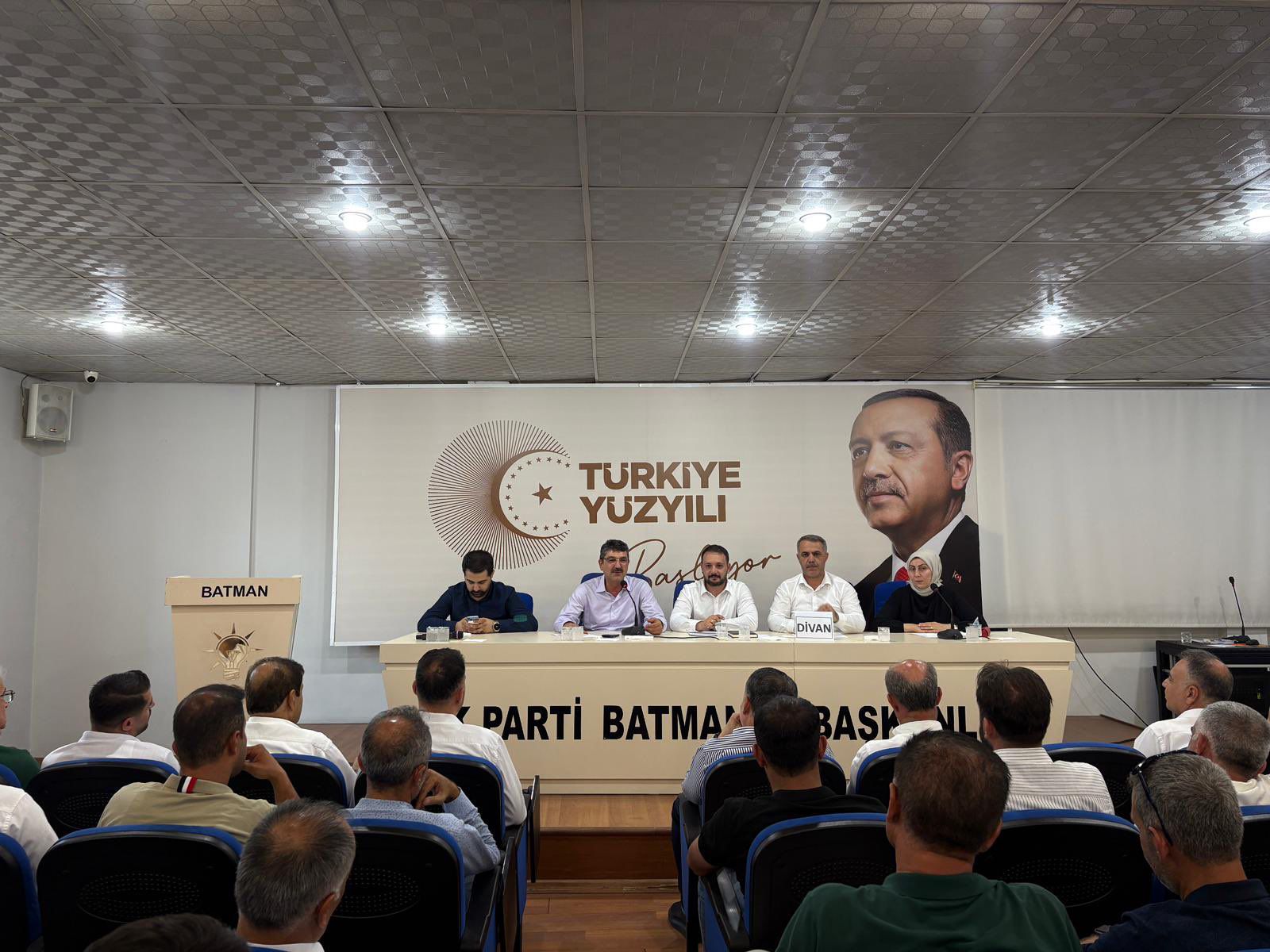 AK Parti’den ‘daraltılmış’ toplantı