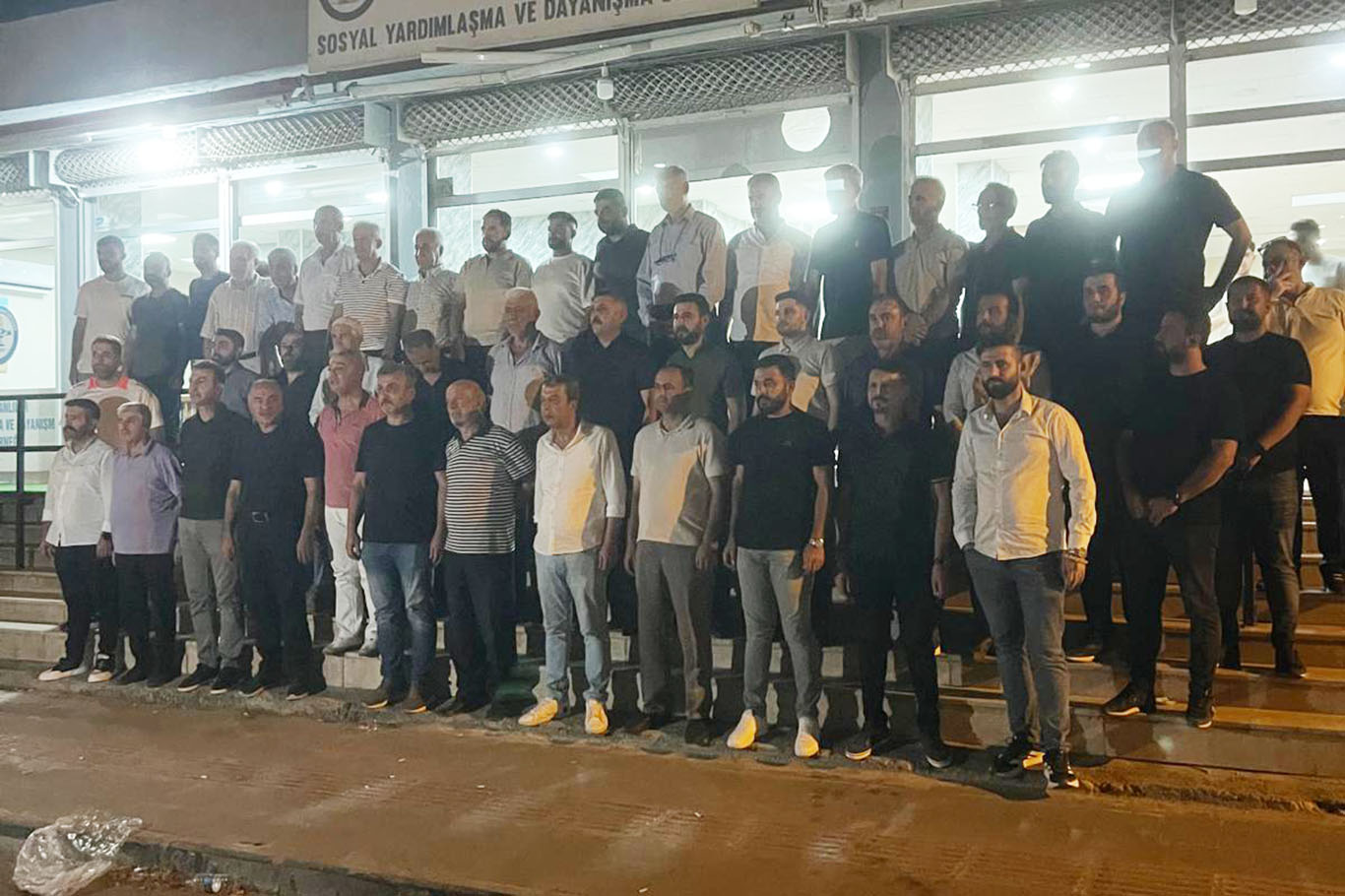 Aşiret derneklerinden kaçak yapı yıkımına tepki!