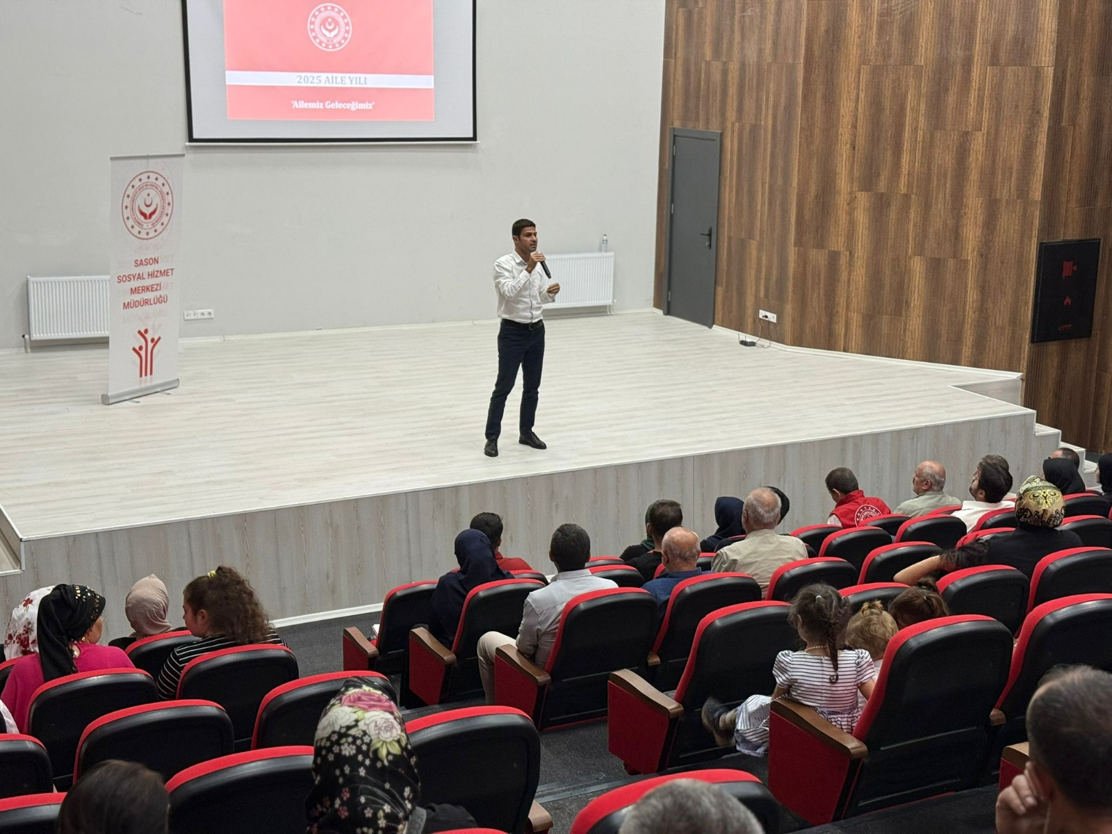 Engelli ailelerine bilgilendirme eğitimi