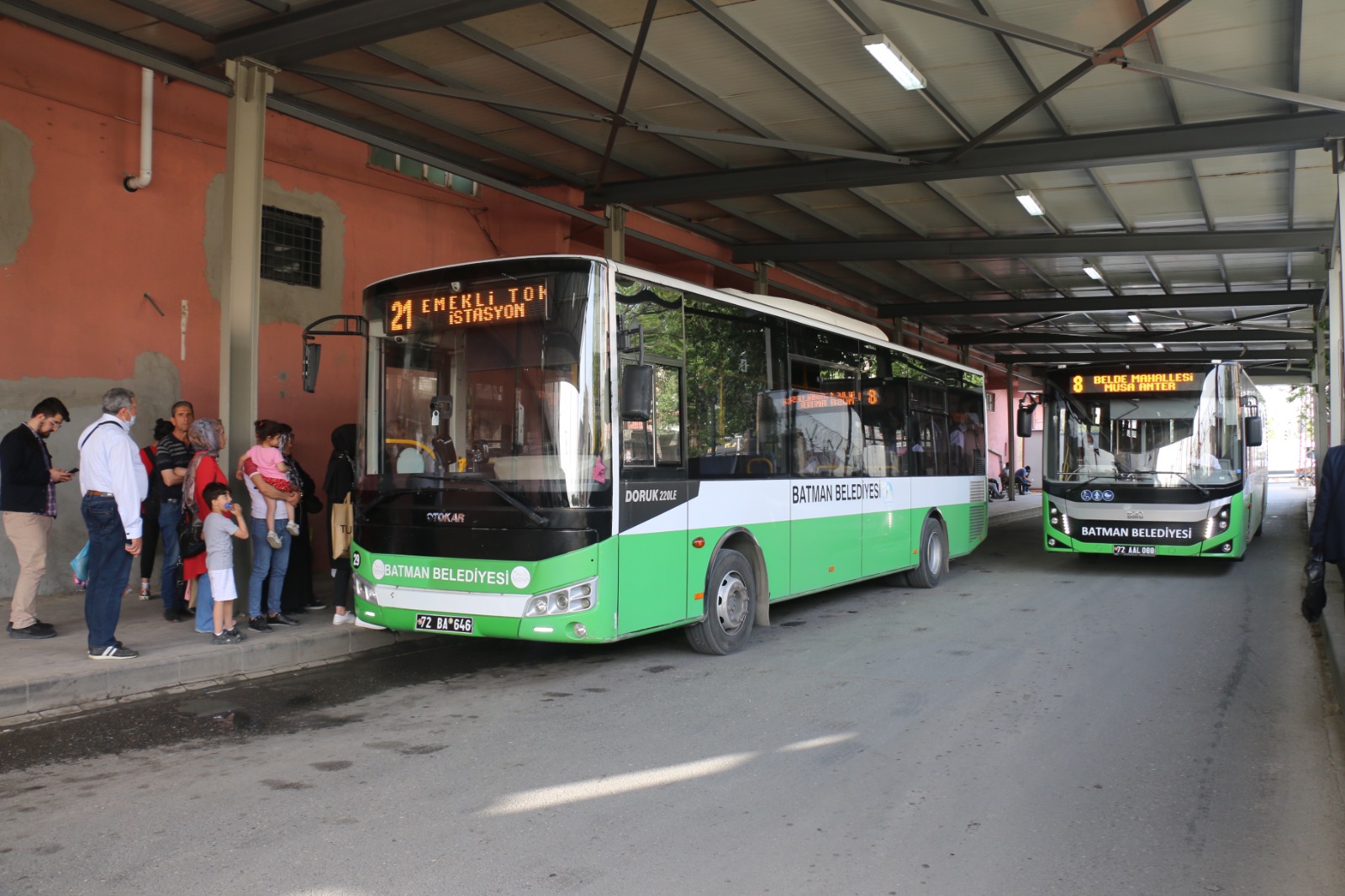 Halk otobüsü ücretlerine zam