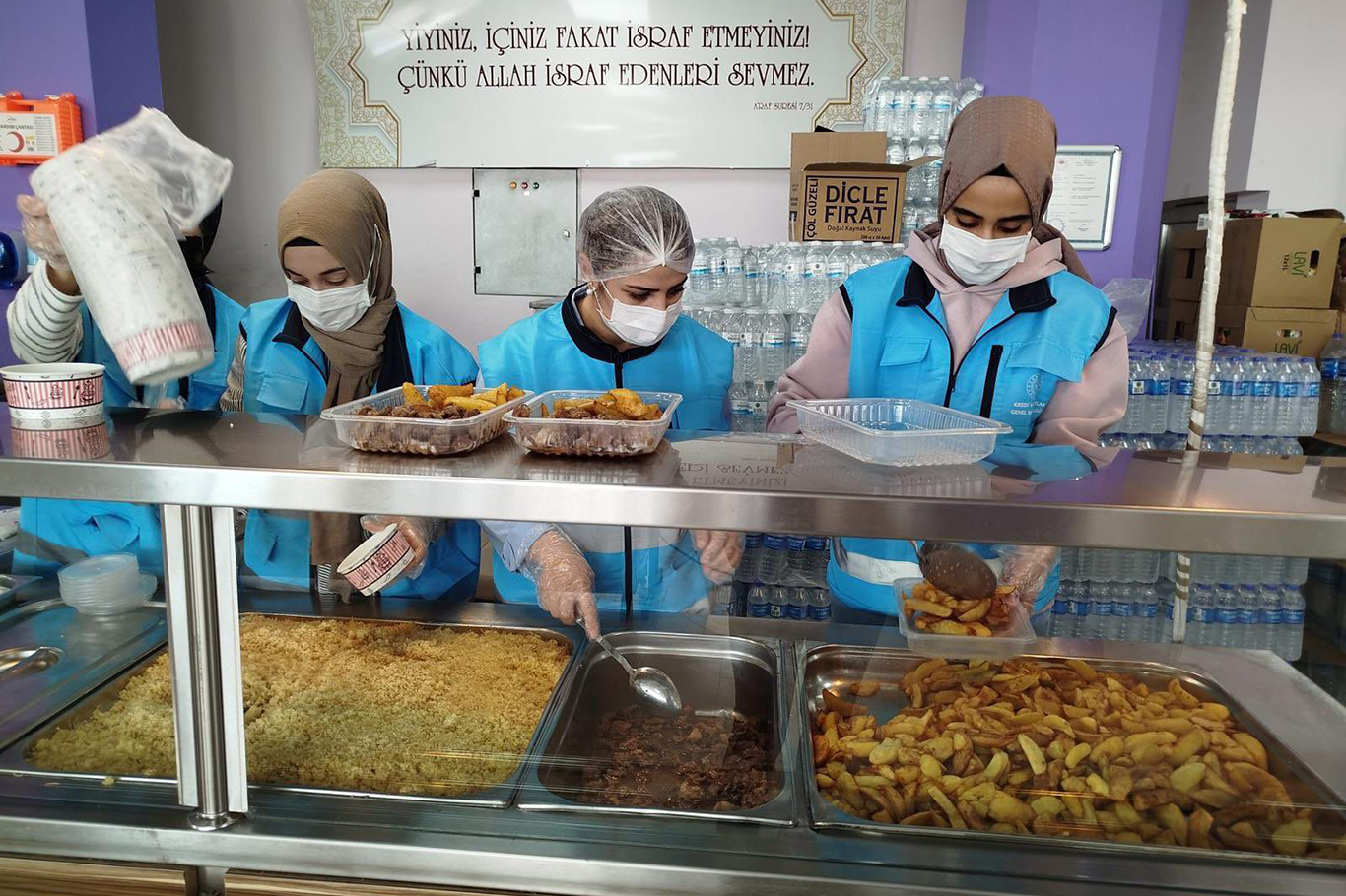 İhtiyaç sahiplerine yemek desteği