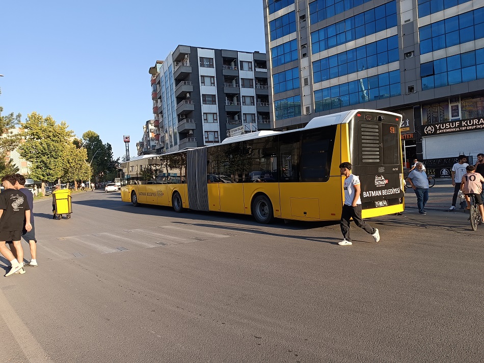 Körüklü otobüsler nefes aldırdı