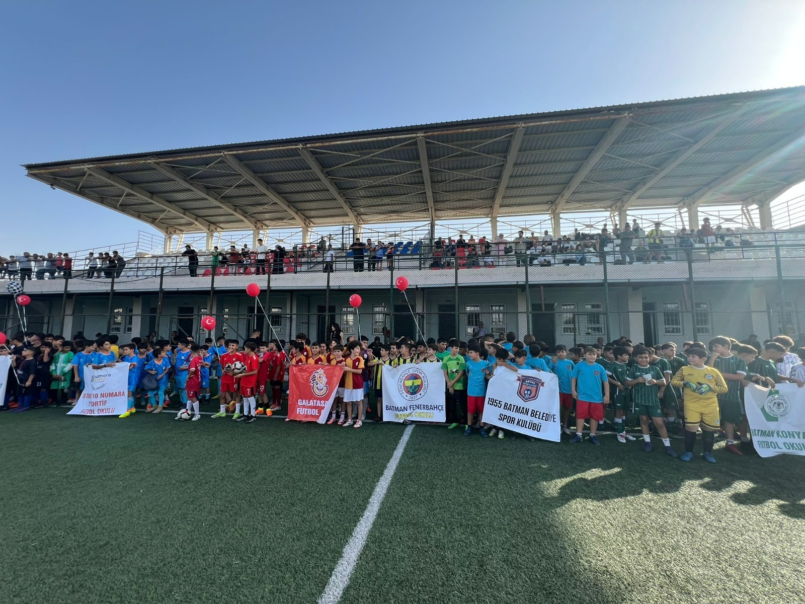 Minikler futbol şenliği başladı