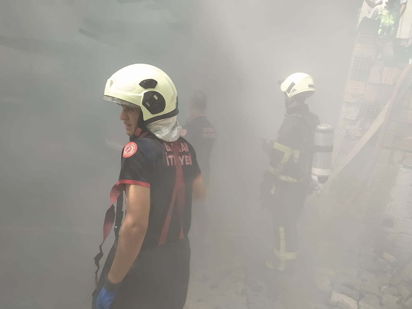 Odunluk yangını korkuttu