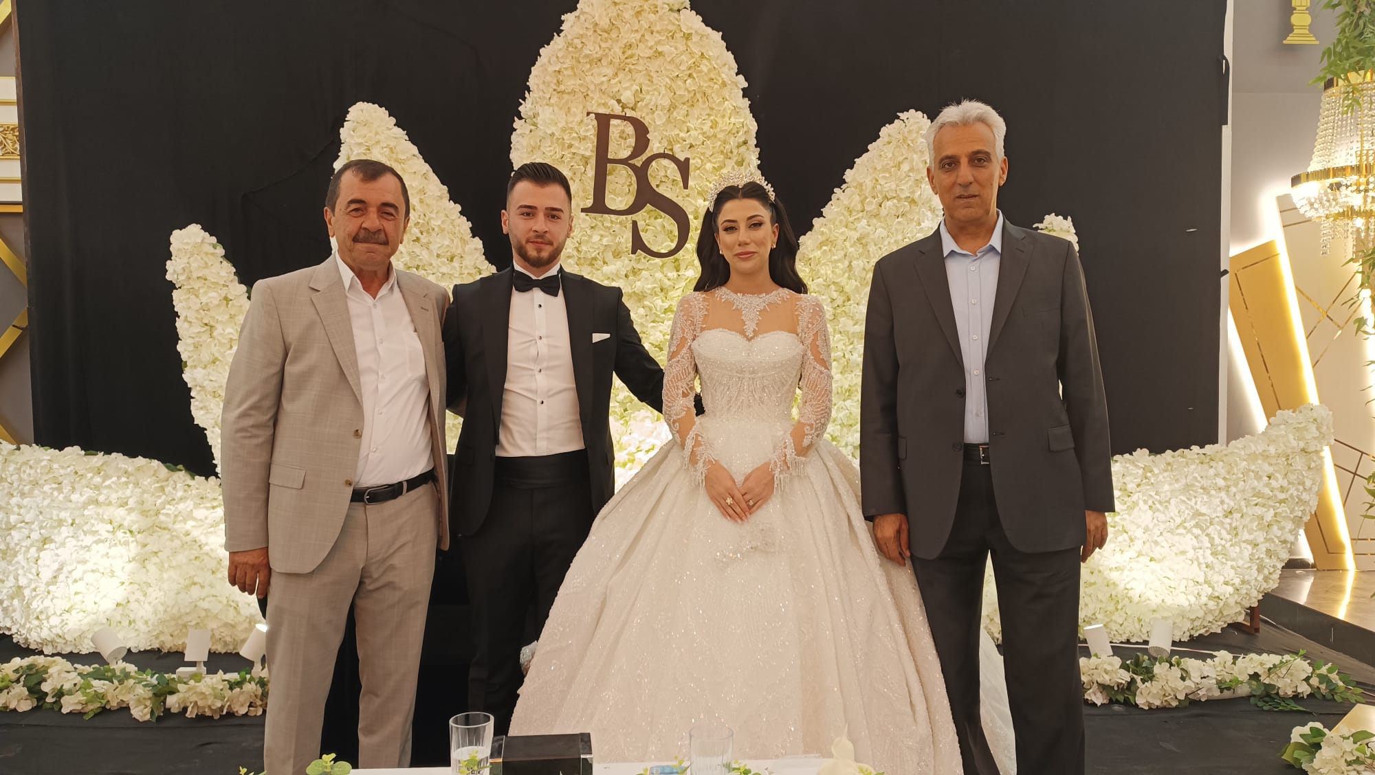 Özdemir ve Demir ailelerinin mutlu günü