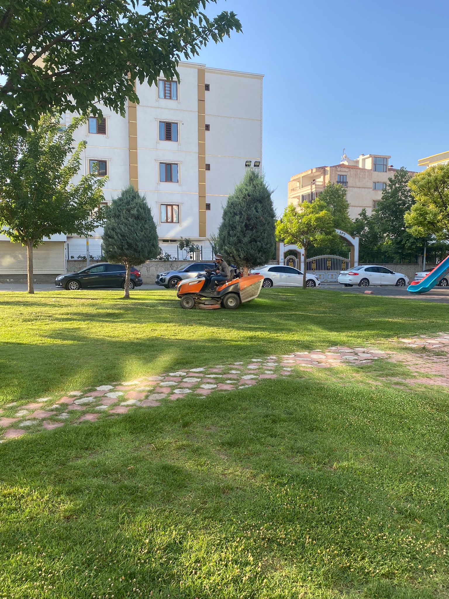 Park ve bahçeler bakıma alındı
