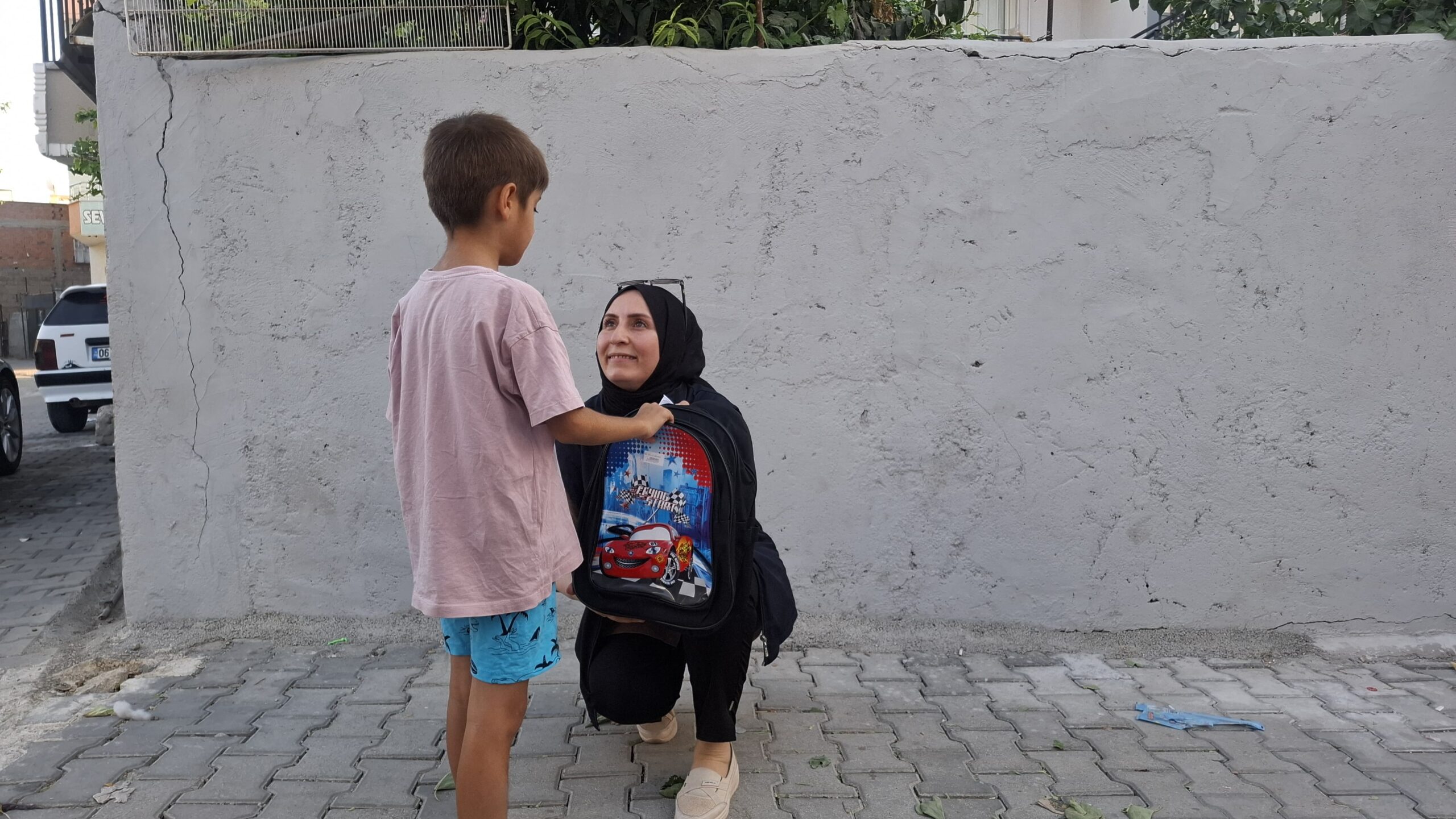 Yetim çocuklara kırtasiye yardımı