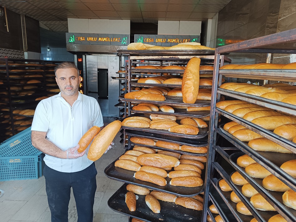 24 Saat hizmet veren ekmek fabrikası