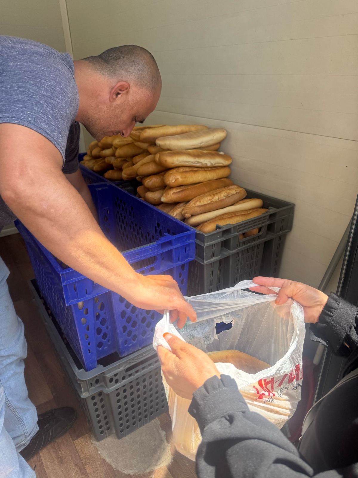 6 Bin 760 aileye ekmek desteği