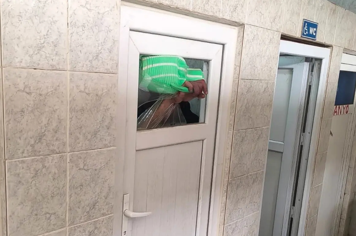 Cami tuvaletinde madde krizi