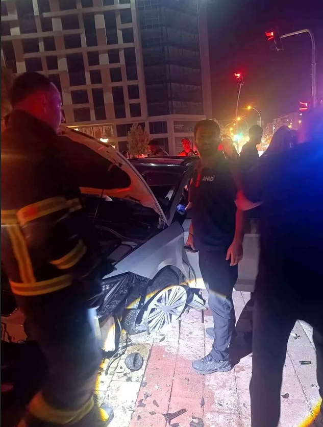 Esentepe kavşağında kaza