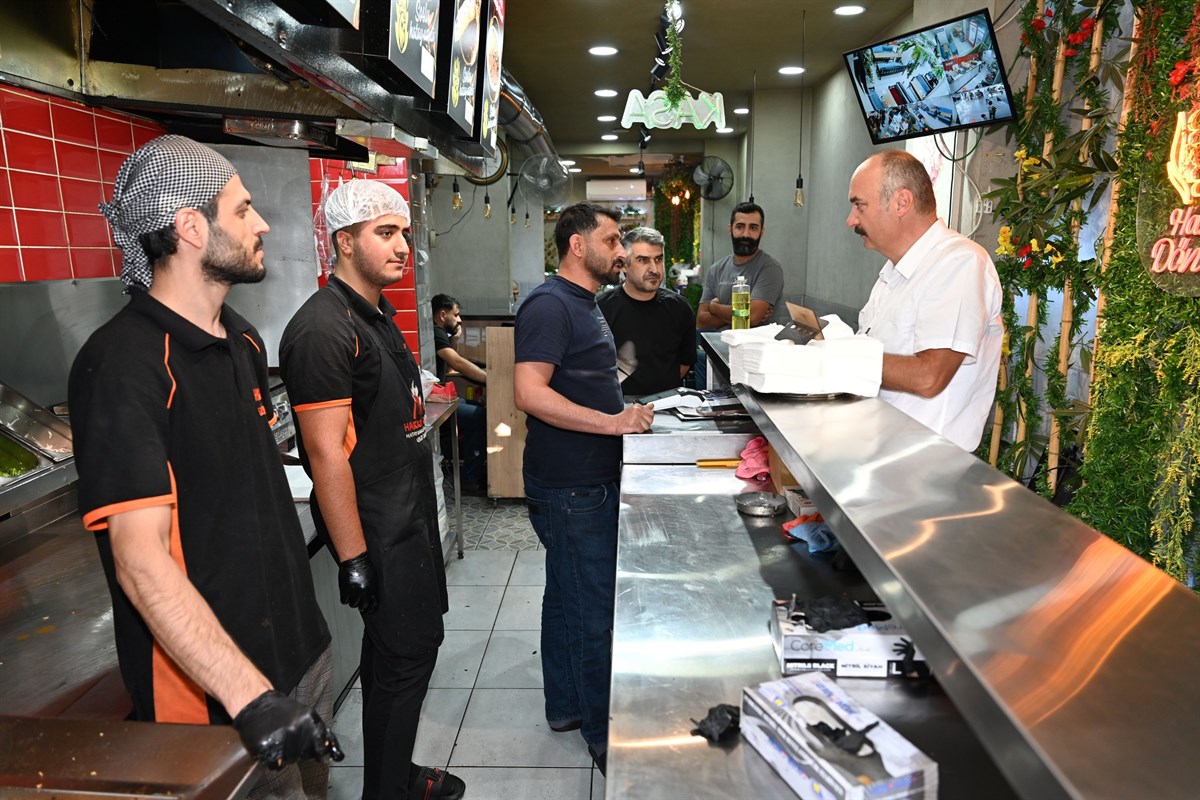 Esnaflarla bir araya geldi