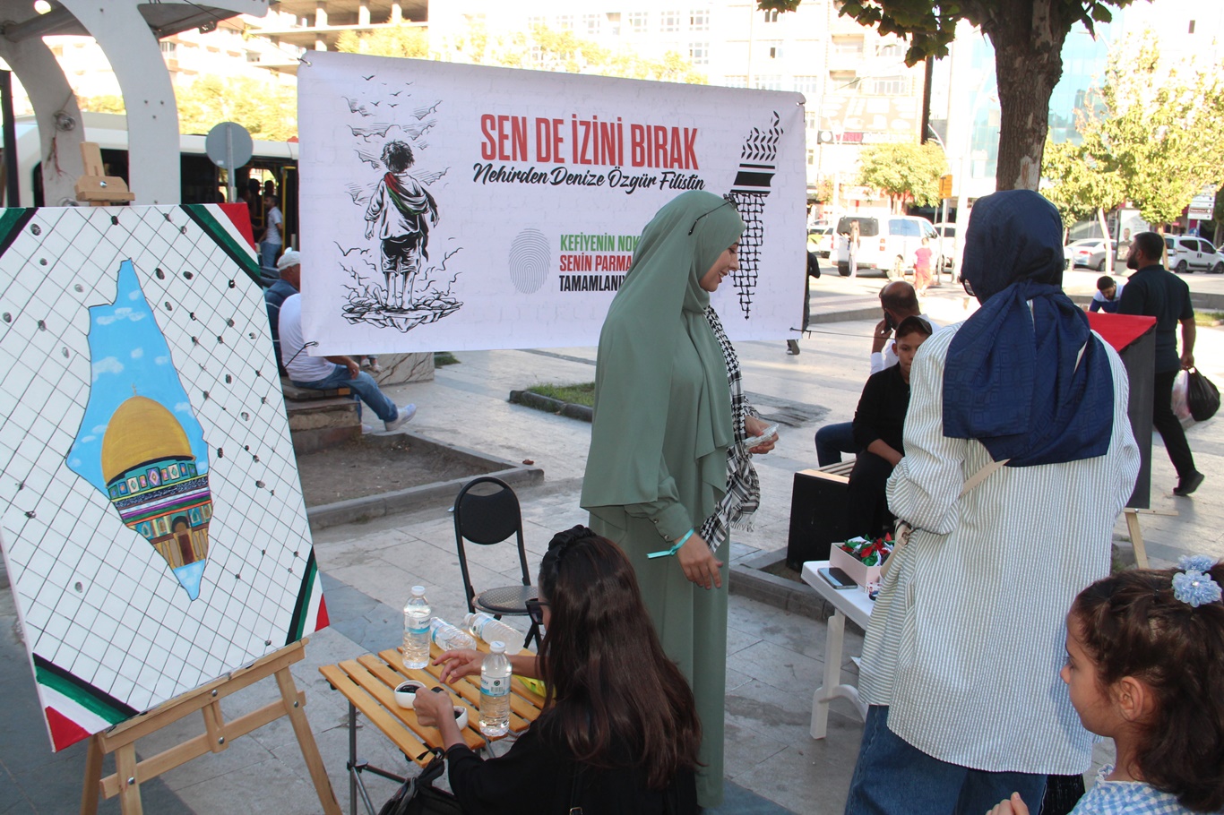 Gazze direnişi tuvale yansıtıldı