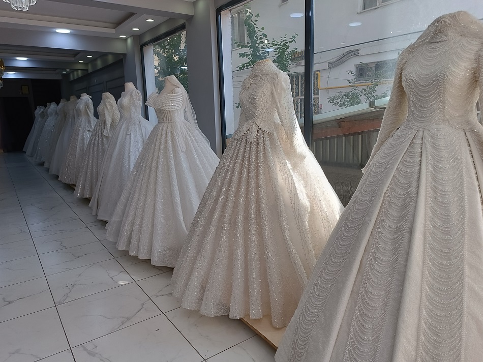 Gelinlik kiralama 150 bin lirayı aşıyor