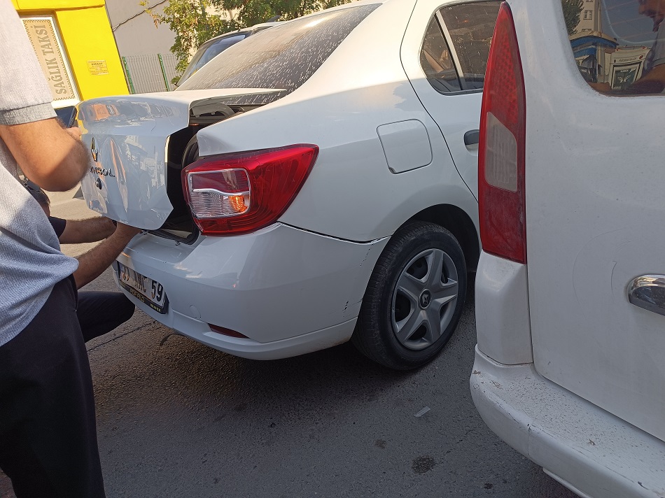 Hastane karşısında trafik kazası