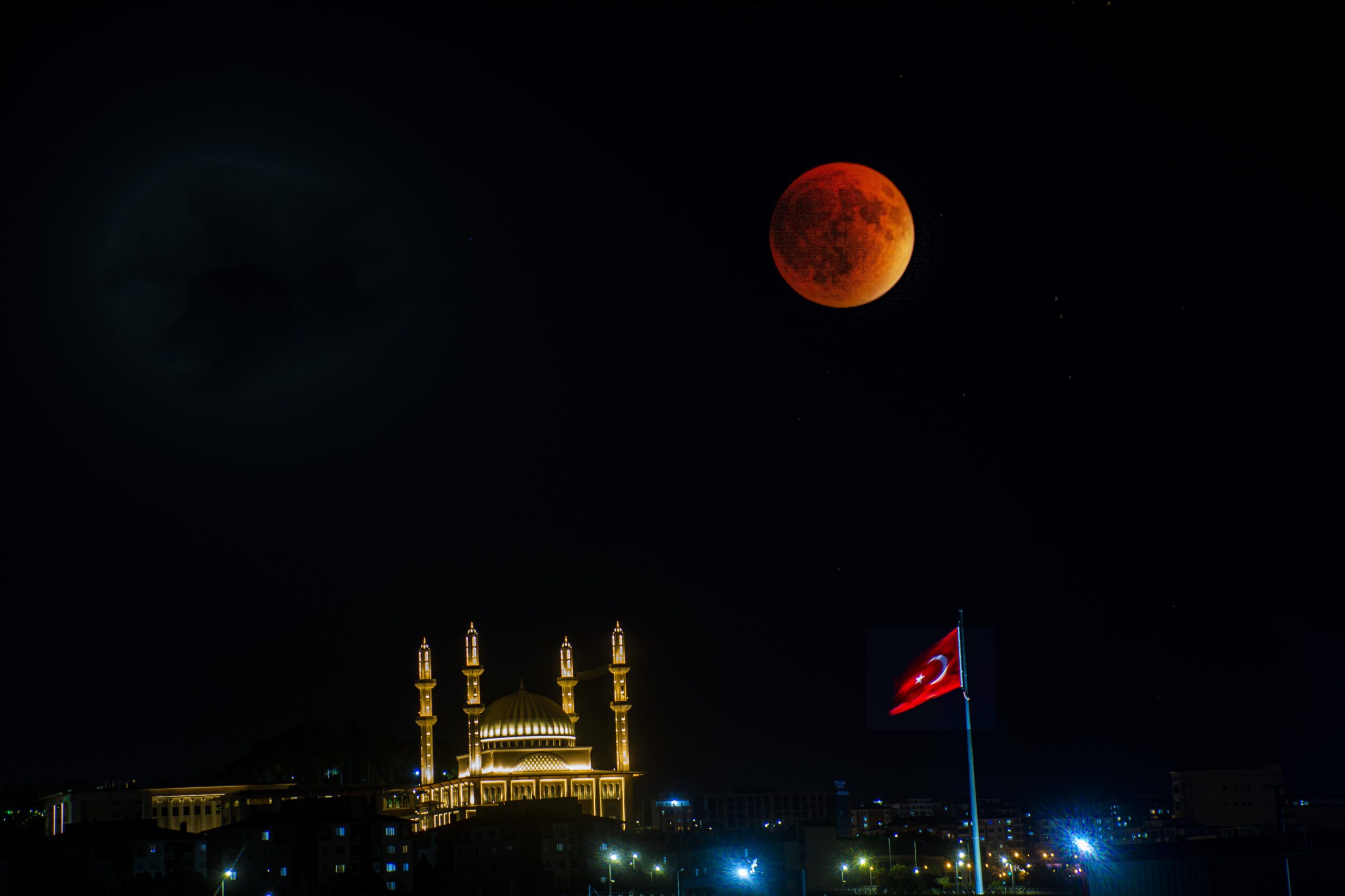 Kanlı ay tutulması büyüledi