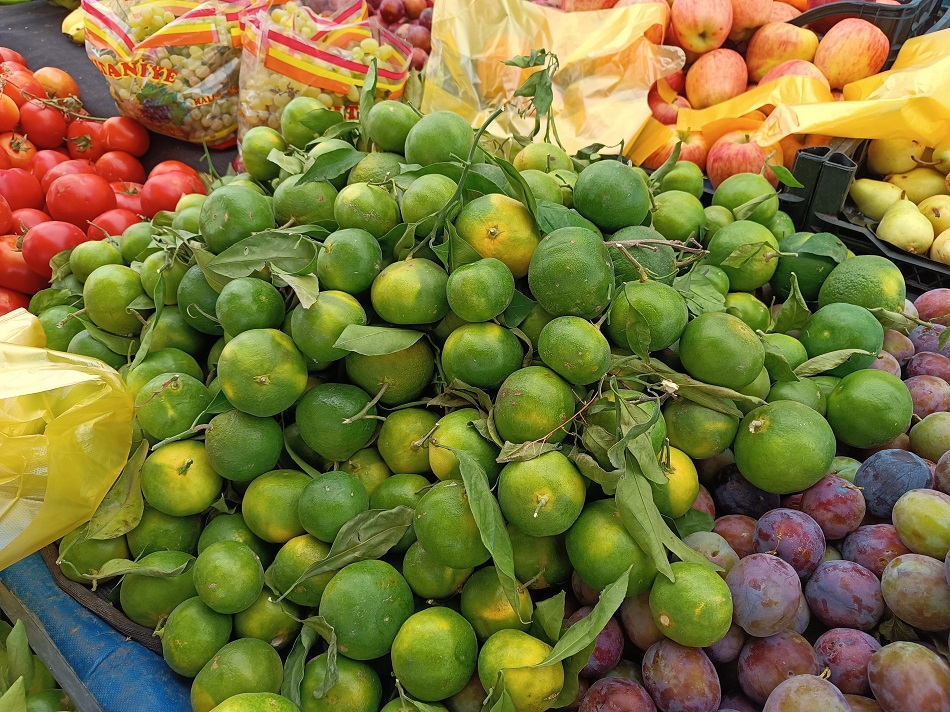 Mersin portakalı tezgahlarda