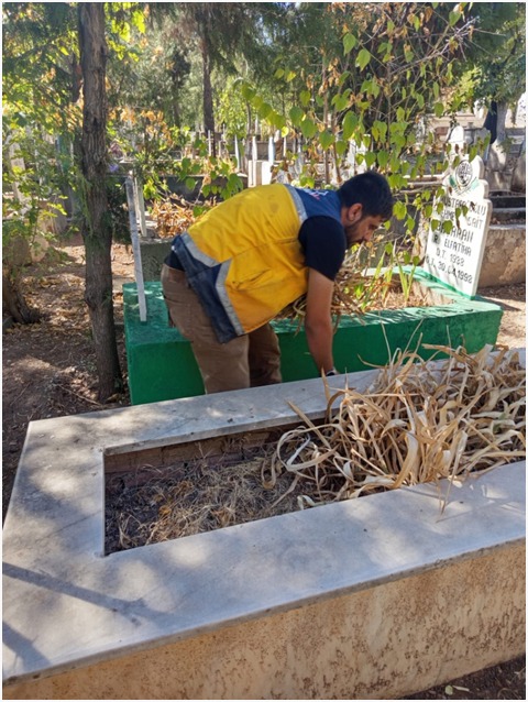 Mezarlıklara mevsimsel bakım