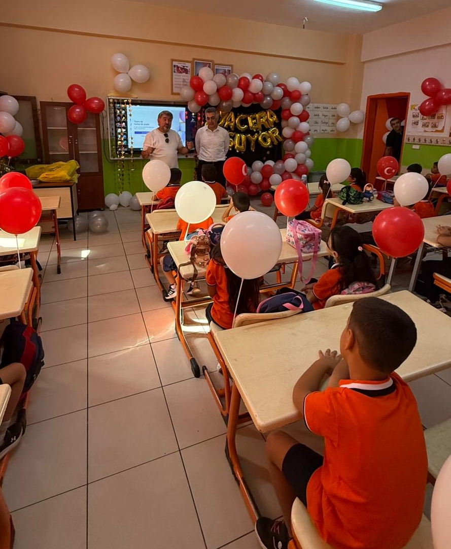 Minik öğrencilere renkli sürpriz