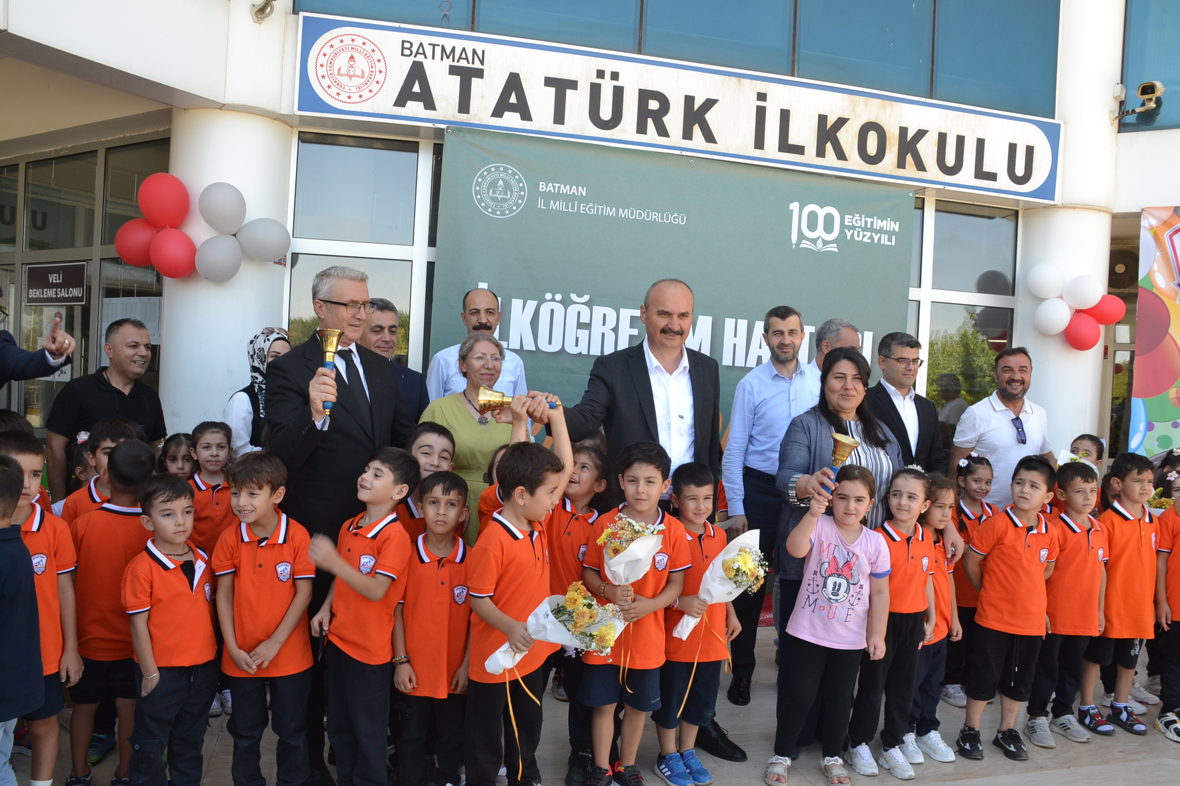 Öğrencilerle yeni dönemi başlattı