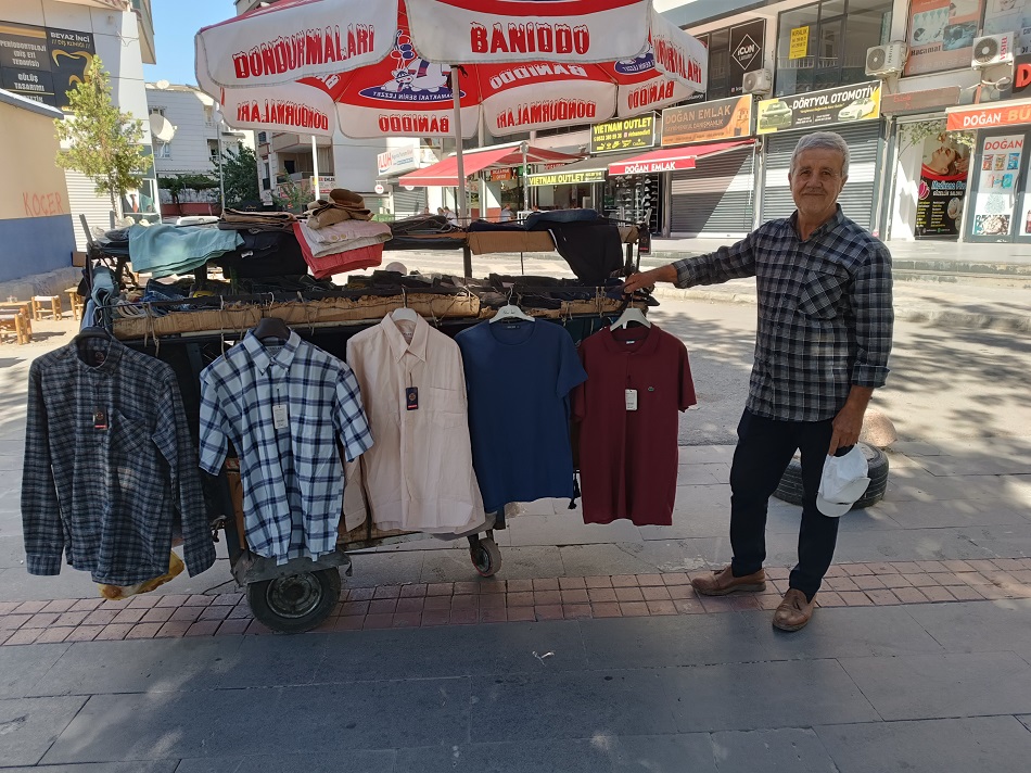 Seyyar satıcının geçim mücadelesi