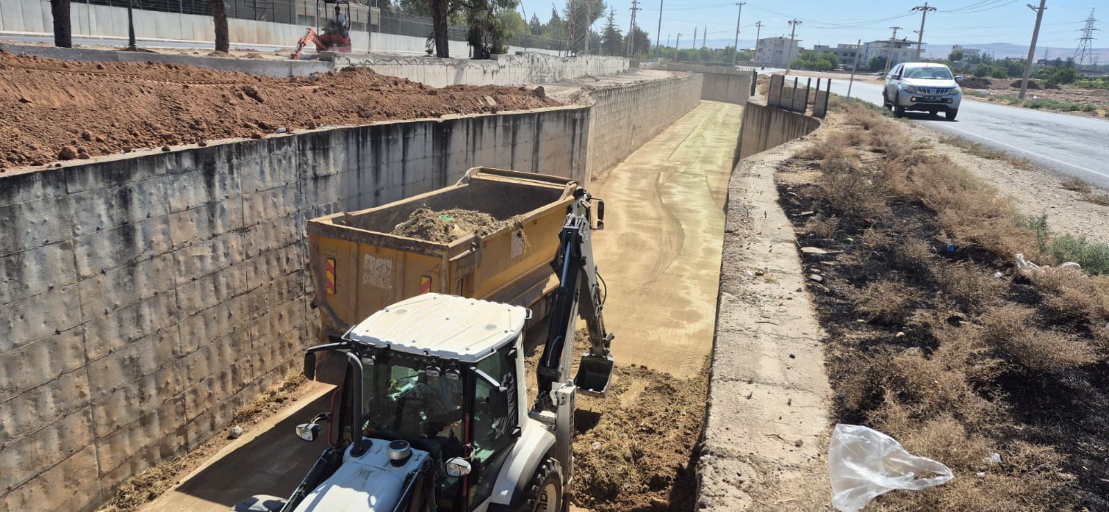 İluh deresinde genel temizlik