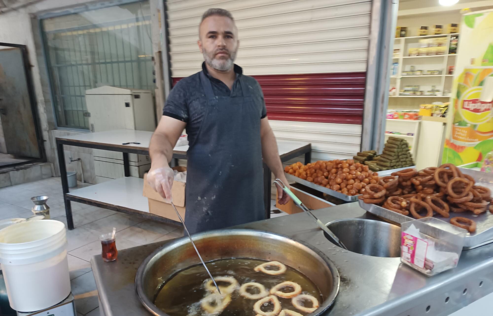 30 Yıldır tatlı pişiriyor