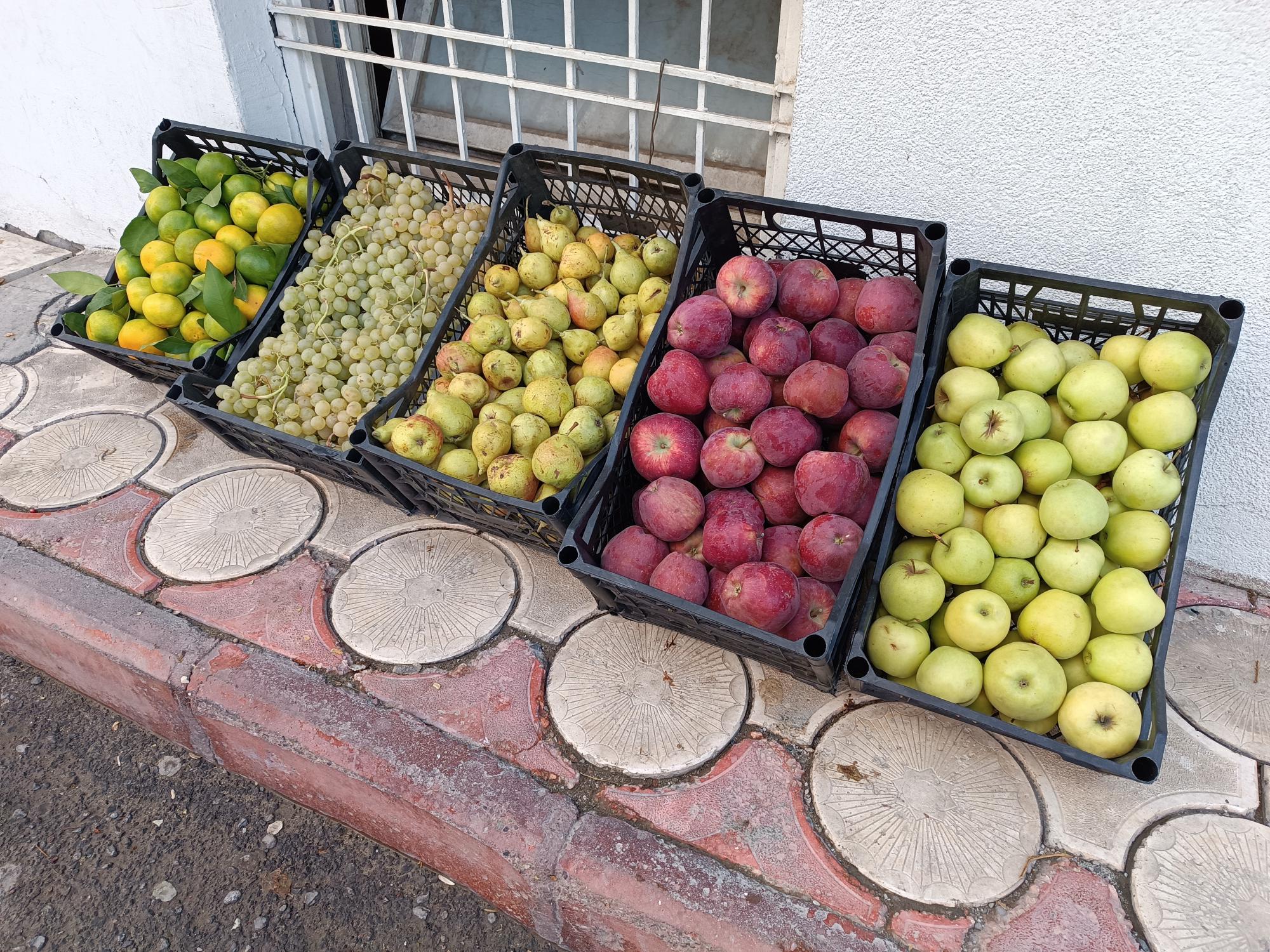 Amasya elması tezgahlarda